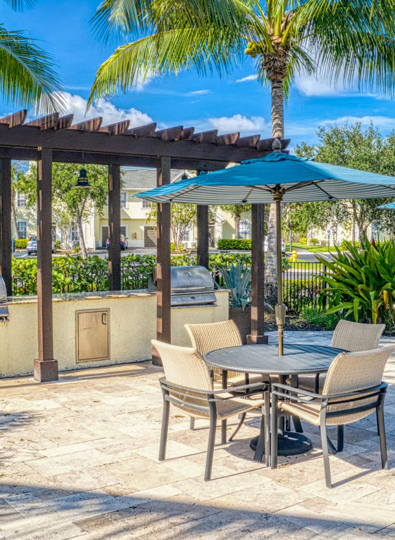 Grill And Patio  at Bay Harbor, Fort Myers, FL, 33919