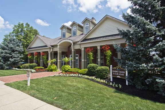 Exterior at The Resort At Lake Crossing Apartments, Kentucky