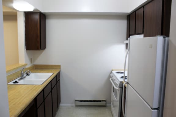 Apartment Kitchen at Fairington South Bend