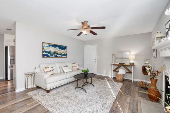 Balcony  at Laurelwood Apartment Homes, MS, 39440