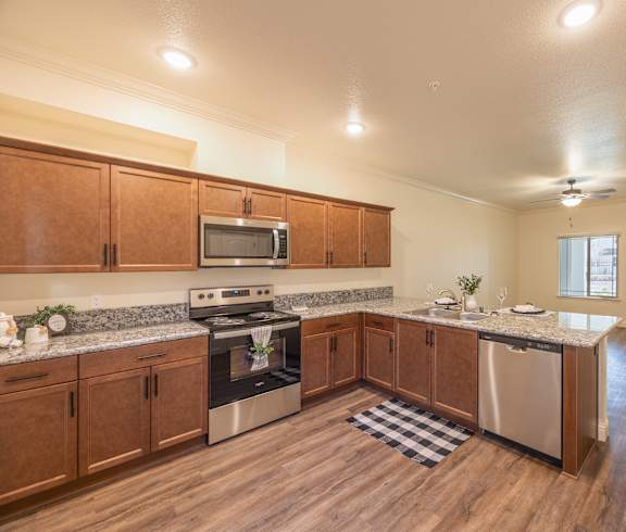 Efficient Appliances In Kitchen at The Villas at Ellis Manor, California, 93720