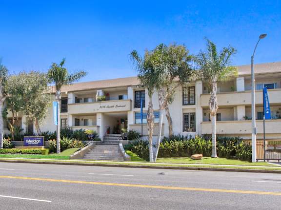 Apartment Complex at Meridian Apartments, Los Angeles, CA