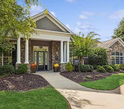 Outdoor path to leasing center at Lakeside Vista Apartments in Kennesaw GA