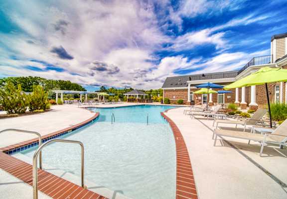 our apartments offer a swimming pool at Meridian Obici, Virginia