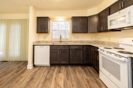 Modern Kitchen at Village of Pine Run Apartments & Townhomes*, Baltimore, MD, 21244