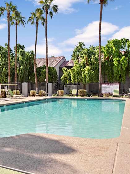 Resort Style Swimming Pool at Bell Cove Apartments, Phoenix