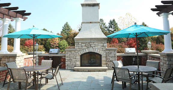 Outdoor Lounge w Fireplace & Grills