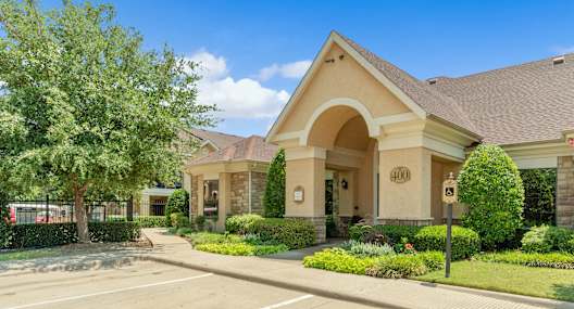the preserve at cardinal heights apartments parking lot and building