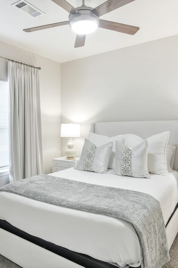 Bedroom at Faulkner Flats Apartment Homes, Oxford