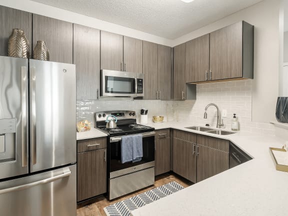 Large Dining Area at Lagniappe Of Biloxi Apartment Homes, Biloxi, MS, 39532