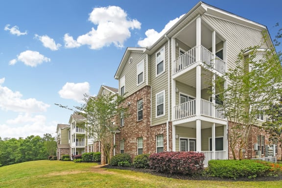 exterior building at Charleston Apartment Homes, Mobile, Alabama