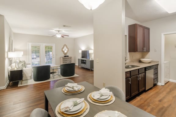 Open Dining Room Area at Highpointe at Crossgates Apartment Homes, Brandon
