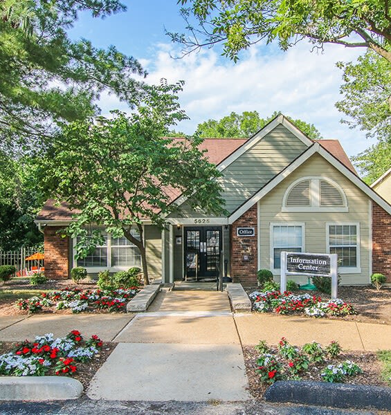 leasing office of Oakville, MO apartments