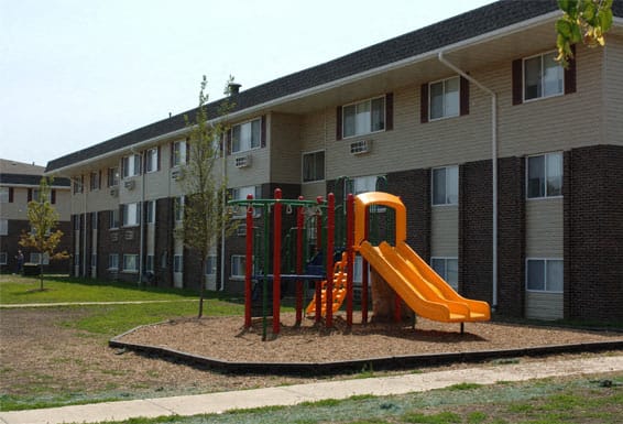 Crestview Village IL Exterior 2
