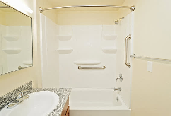 Sundridge Apartments – Bathroom – Master Bathroom - On-Site Laundry - 24 Hour Emergency Maintenance – Ask for a Tour - Extra Storage – Pet Friendly