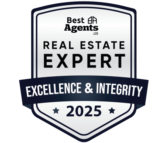 A badge signifying a real estate expert award for 2025.