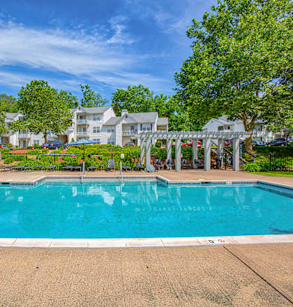 Swimming Pool at Middletown Brooke Apartments, Connecticut, 06457