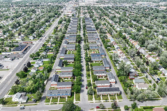 Oxford Village Townhomes – Exterior – Amherst Area – Appliances Included - 24 Hour Emergency Maintenance – Carpeting – Storage – Ask for a Tour -- Internet and Cable Ready - Affordable - Remolded –