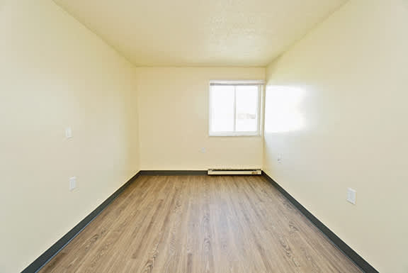 Sundridge Apartments - Two-bedroom, Two-Bath Units - Two-bedroom, One and a half-Bath Units – Buffalo, NY – Williamsville School District  – Carpeting – Master – Master Bath – Closets – Extra Storage 