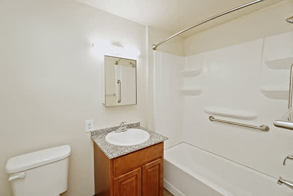Sundridge Apartments – Bathroom – Master Bathroom - On-Site Laundry - 24 Hour Emergency Maintenance – Ask for a Tour - Extra Storage – Pet Friendly