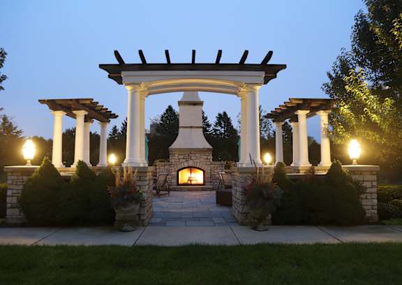Patio at Regency Place, Oakbrook Terrace, IL, 60181
