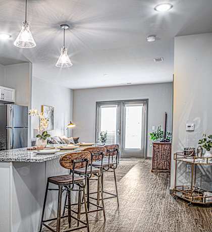Fully Equipped Kitchen at Heartland View Apartments, Wentzville, MO, 63385``