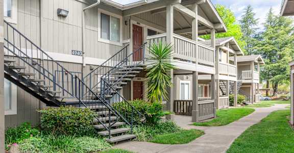 Exterior View of Building at Aspen Park