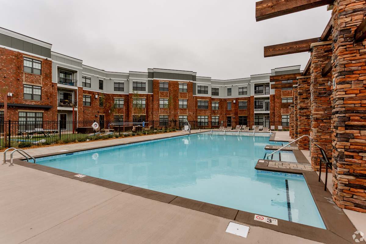 Vintage Foxland Apartments pool area - Gallatin, TN