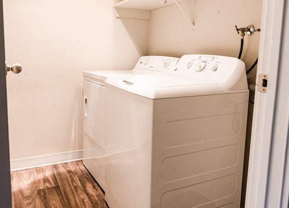 Tacoma Apartments - Sienna Apartments - Laundry
