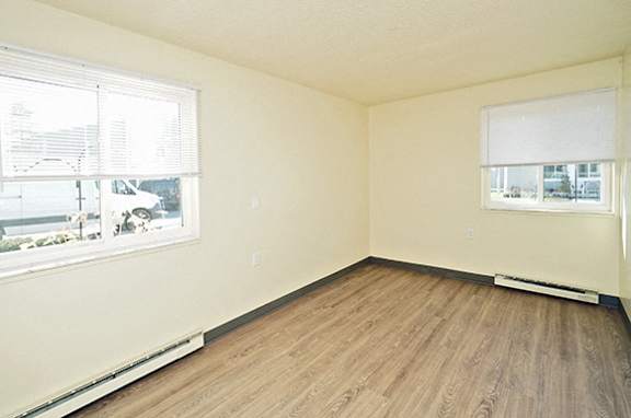 Sundridge Apartments - Two-bedroom, Two-Bath Units - Two-bedroom, One and a half-Bath Units – Buffalo, NY – Williamsville School District  – Carpeting – Master – Master Bath – Closets – Extra Storage 
