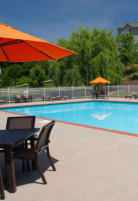 Carriage Pointe at Aquia Pool 4