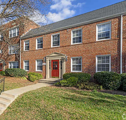 Courtyard With Green Space at The Fields of Bethesda, Chevy Chase, 20815