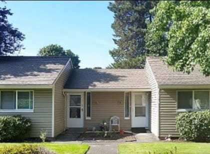 Carriage Court Apartments in Canby OR