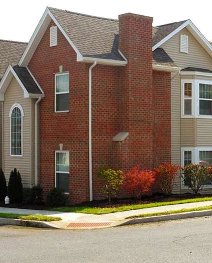 Building Exterior | Chatham Mews | Altoona Rentals