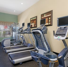 the gym at the village at cortland apartments in cortland oh