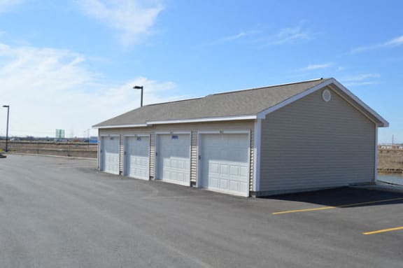 Garages with Remote Opener Offered at Stoney Pointe Apartment Homes in Wichita, KS