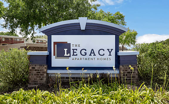 sign outside of the legacy apartments in St. Cloud