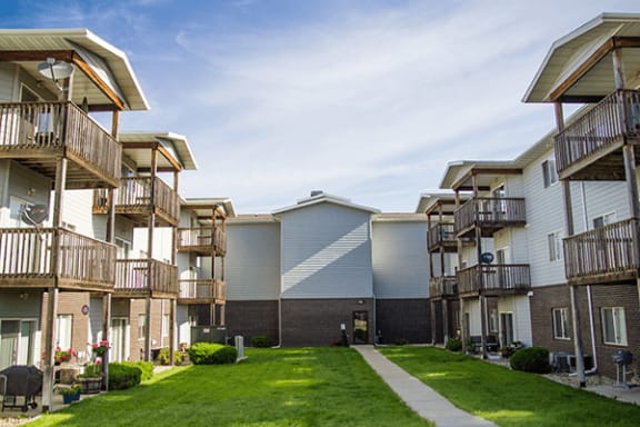 an exterior view of an apartment complex