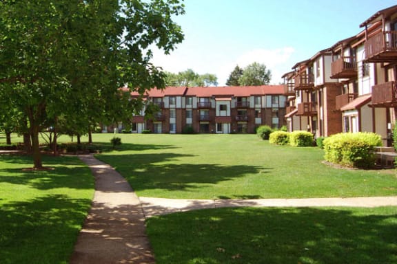 Beautiful Courtyard Area at Madeira Apartments in Kalamazoo, MI