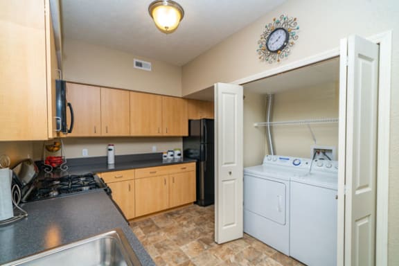 Washer/Dryer in Every Unit at Lynbrook Apartments and Townhomes in Elkhorn, NE