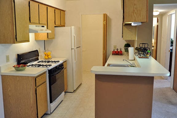 Fully-Equipped Kitchens with Dishwashers at Bristol Square and Golden Gate Apartments, Wixom