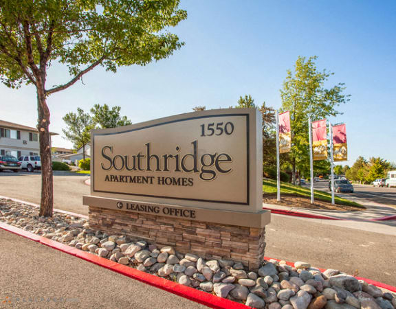 Reno Apartments - Southridge Apartments Entrance Monument Sign