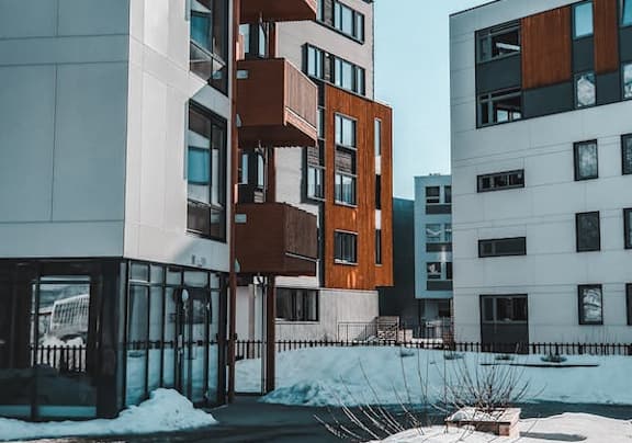 Adding alt test for what looks like a ski town apartment
