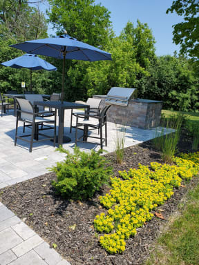 Valley Lo Towers Outdoor Grilling Area and Table
