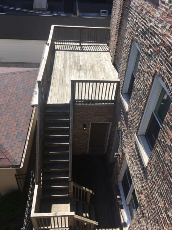 718 S Aberdeen St Porch