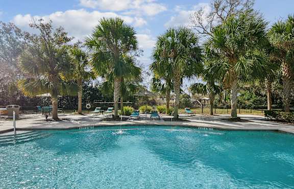 Summerset Apartment Affordable Zephyrhills, FL sparkling pool