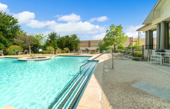 the pool at the preserve at ballantyne commons apartments