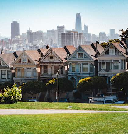 a row of houses in san francisco
