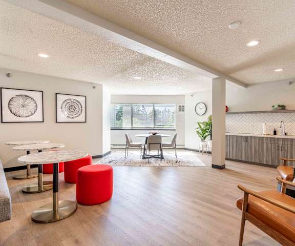 the preserve at ballantyne commons apartments clubhouse and dining room