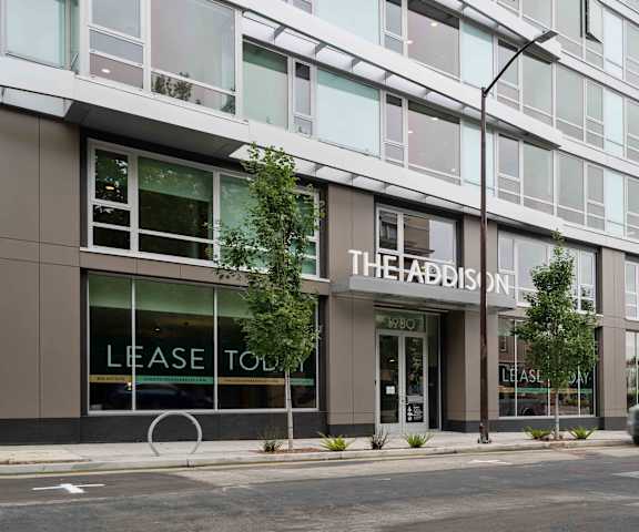 the building in which the hotel is located